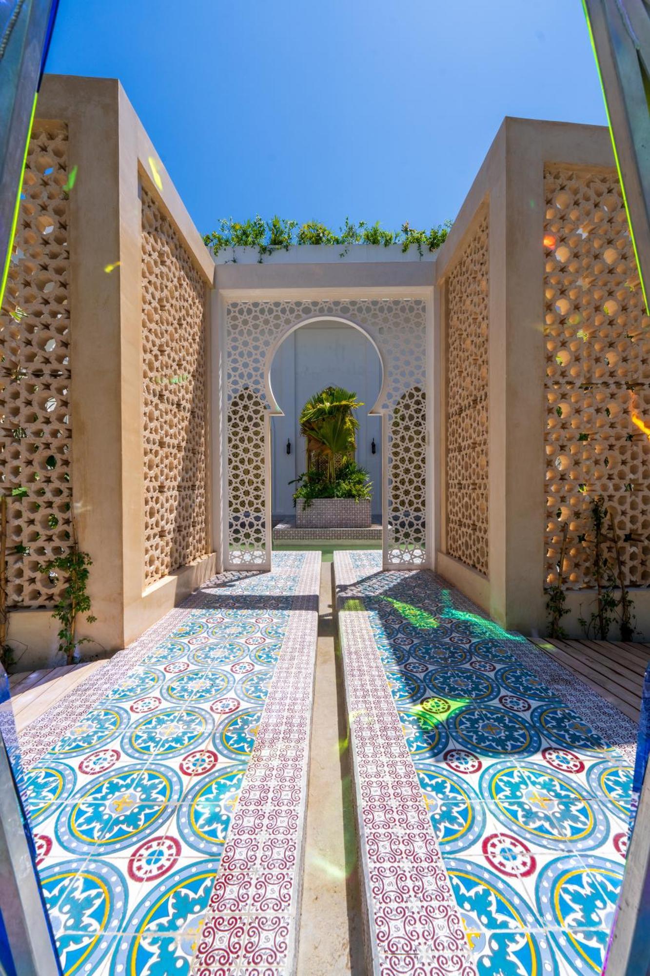 Sana Beachfront Boutique Hotel